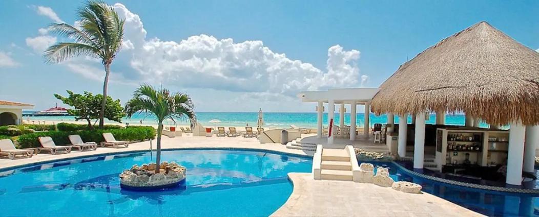 Apartamento Bonito Departamento: Beachfront Oasis Near Quinta Avenida Playa del Carmen
