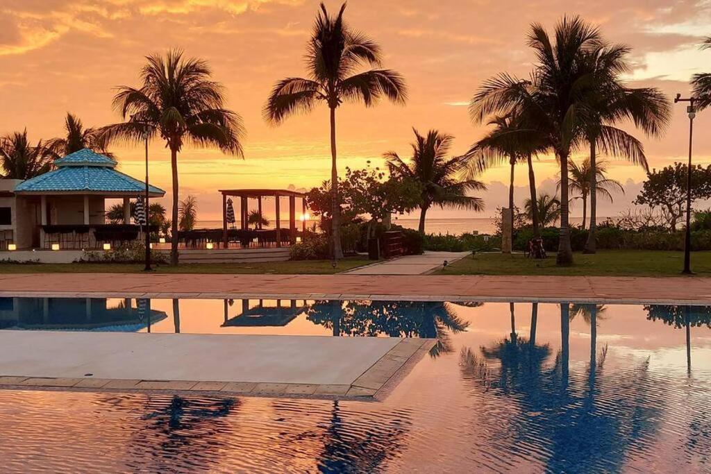 Mareazul Beachfront 2br Private Pool Casa Ancora Apartment