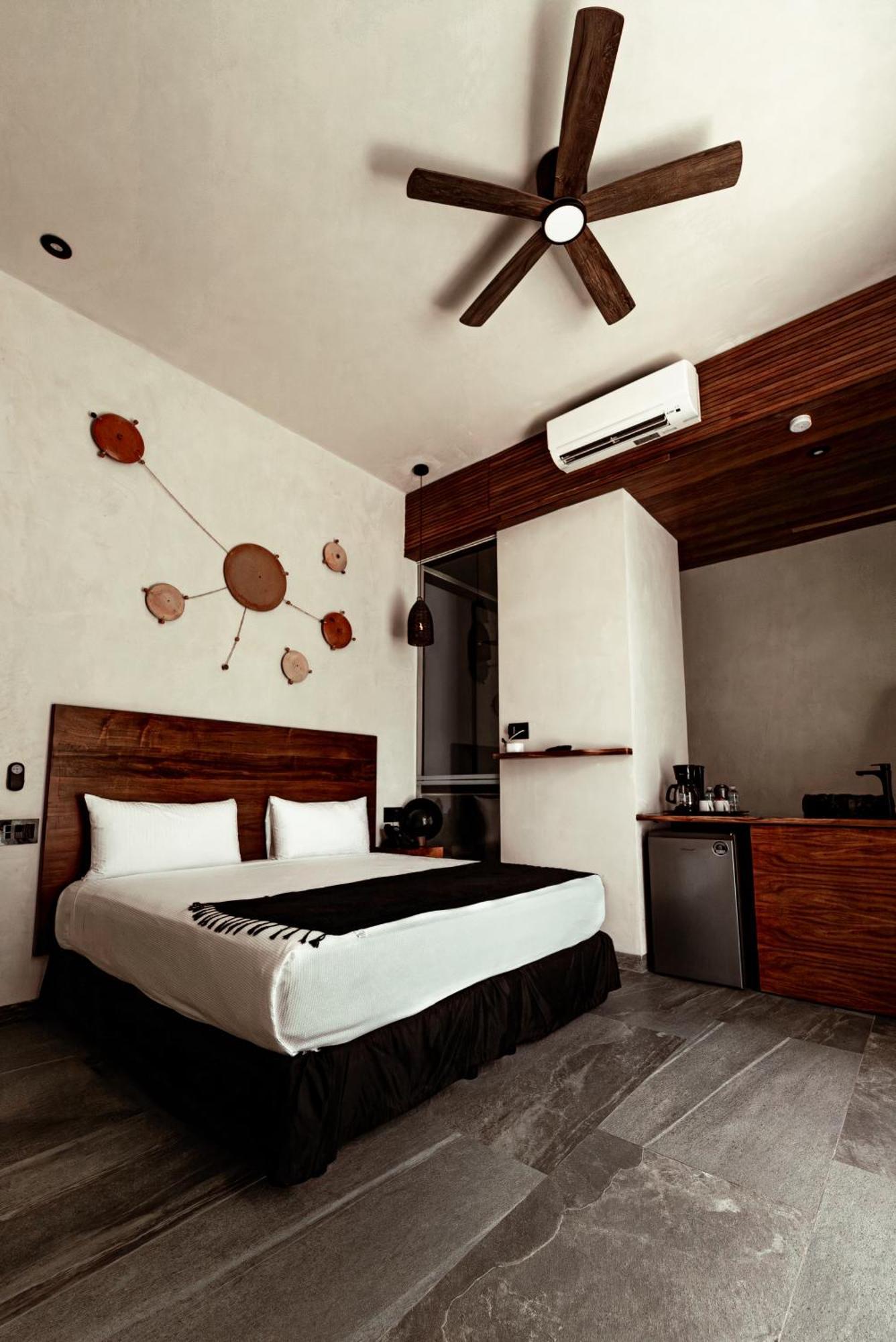 Prana Boutique Hotel 4*