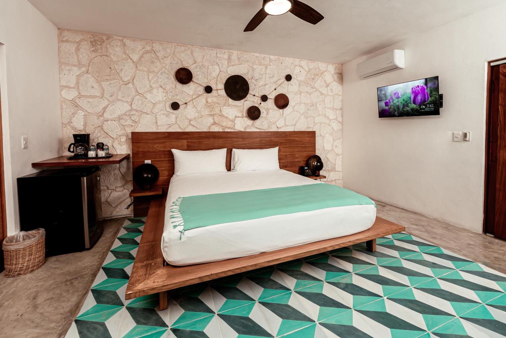 Prana Boutique 4*