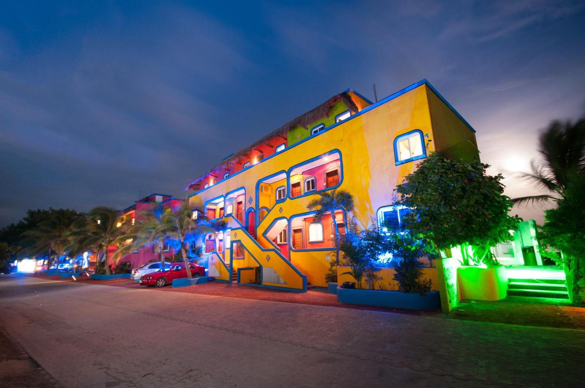 Del Sol Beachfront Hotel