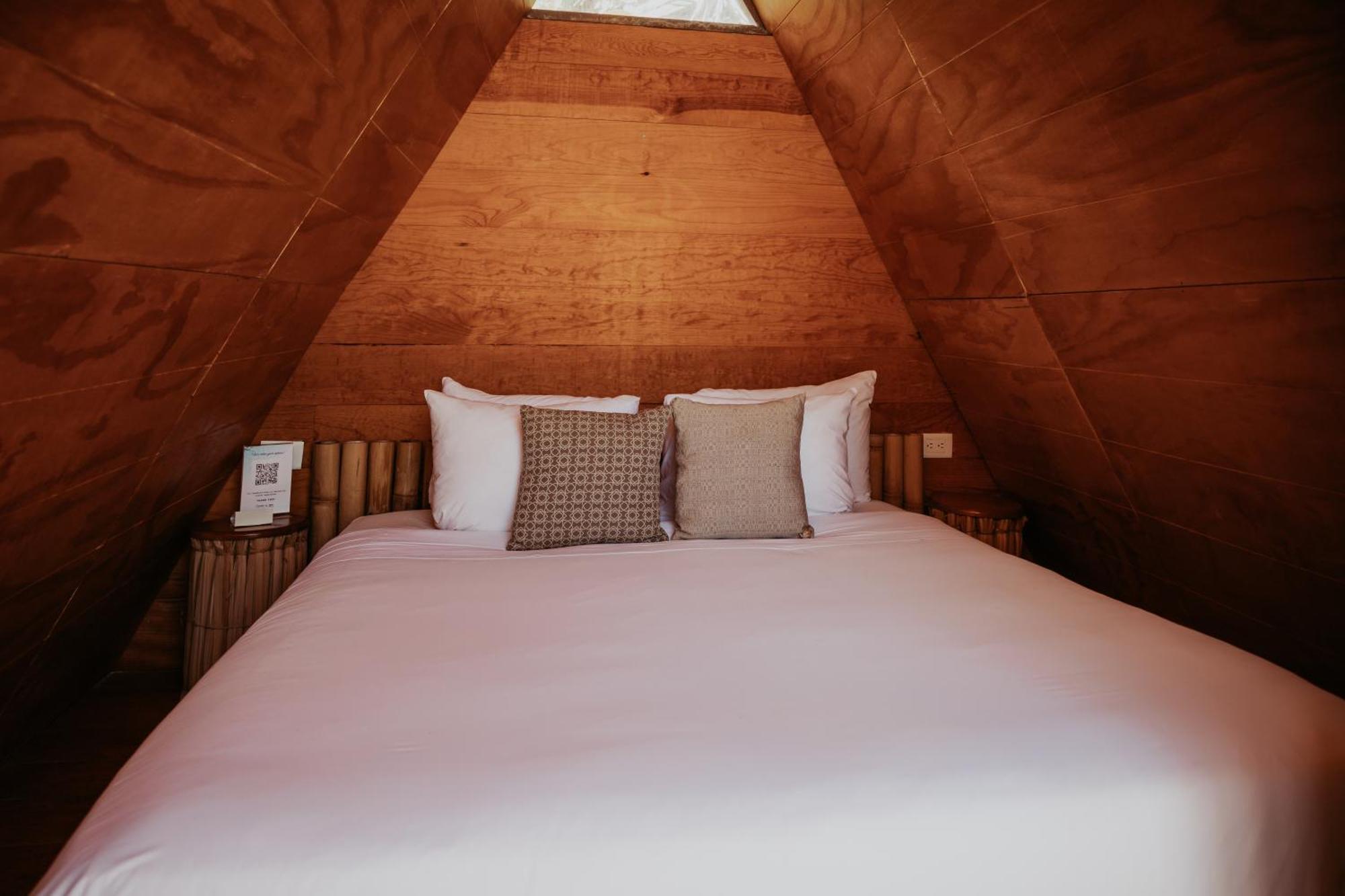 Hotel Lirios 4*