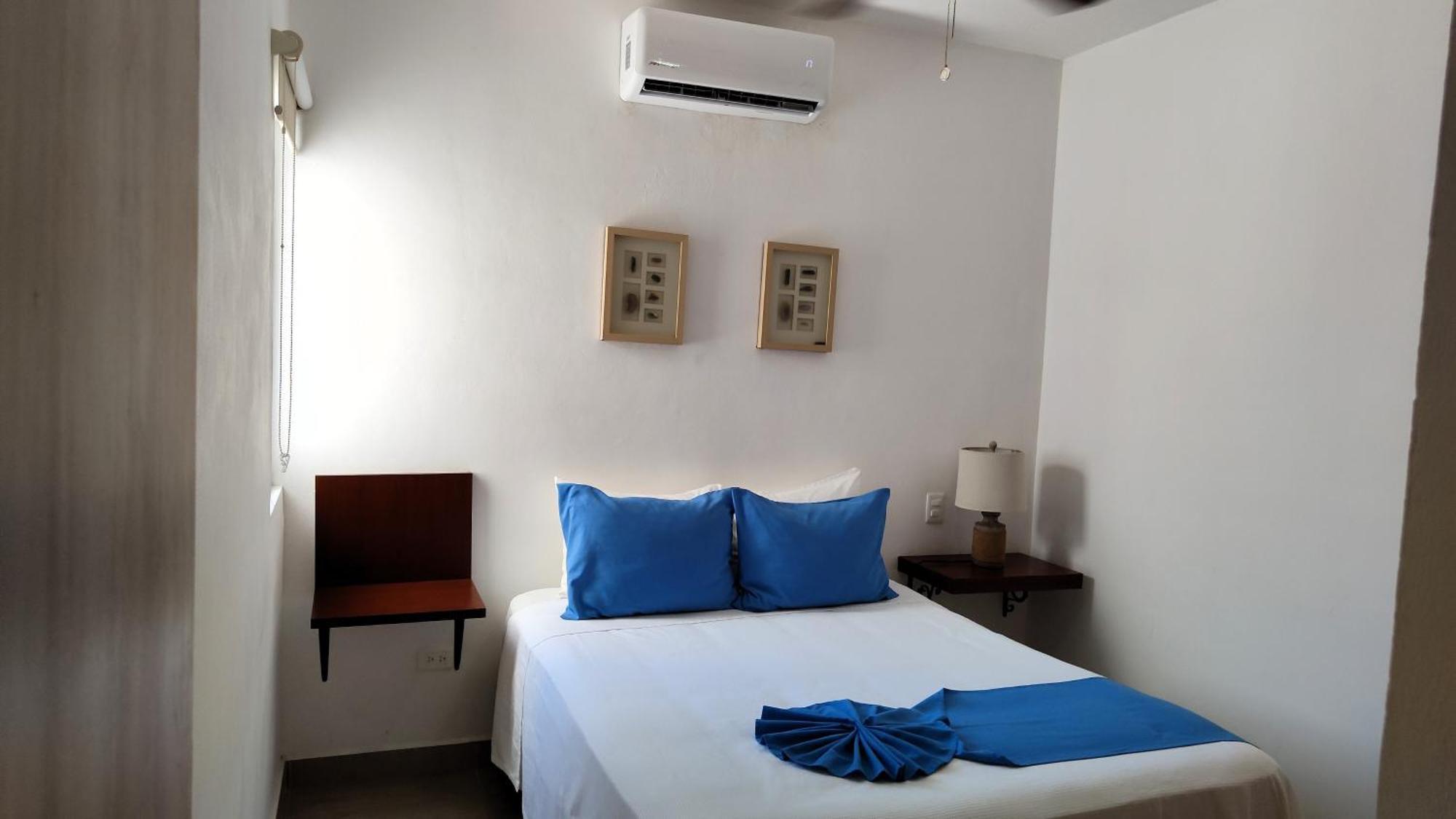 Aparthotel Vela's Ocean Front 3*
