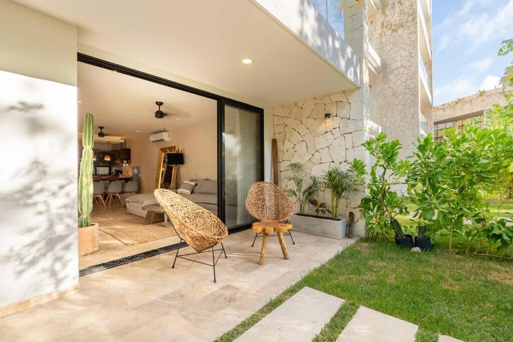 Brand New Pool Side 2br Private Concierge