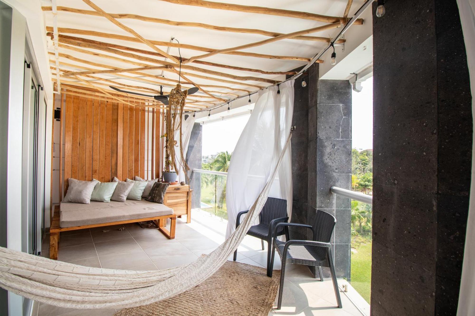 Mareazul Apartment
