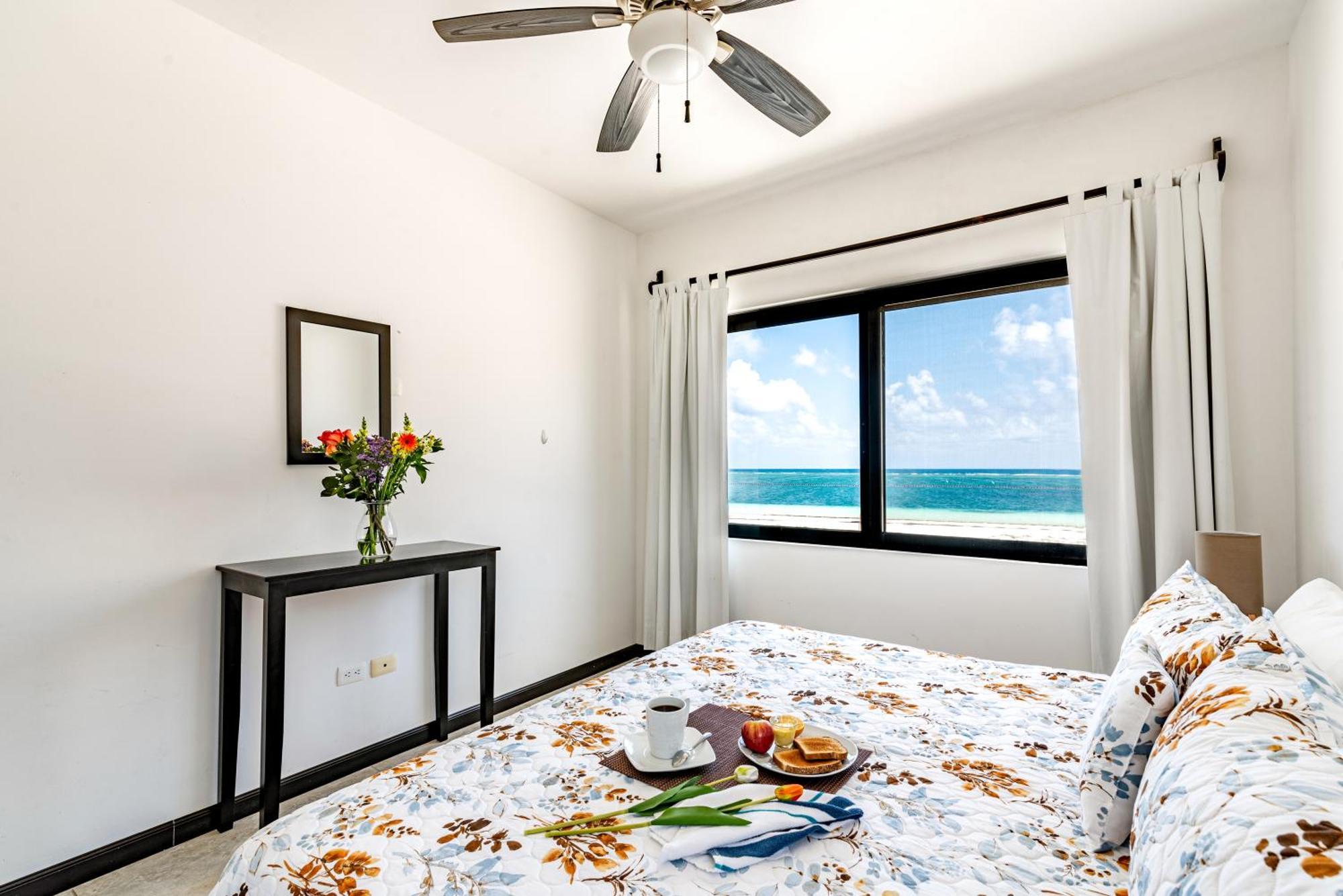 Vela's Ocean Front Aparthotel 3*