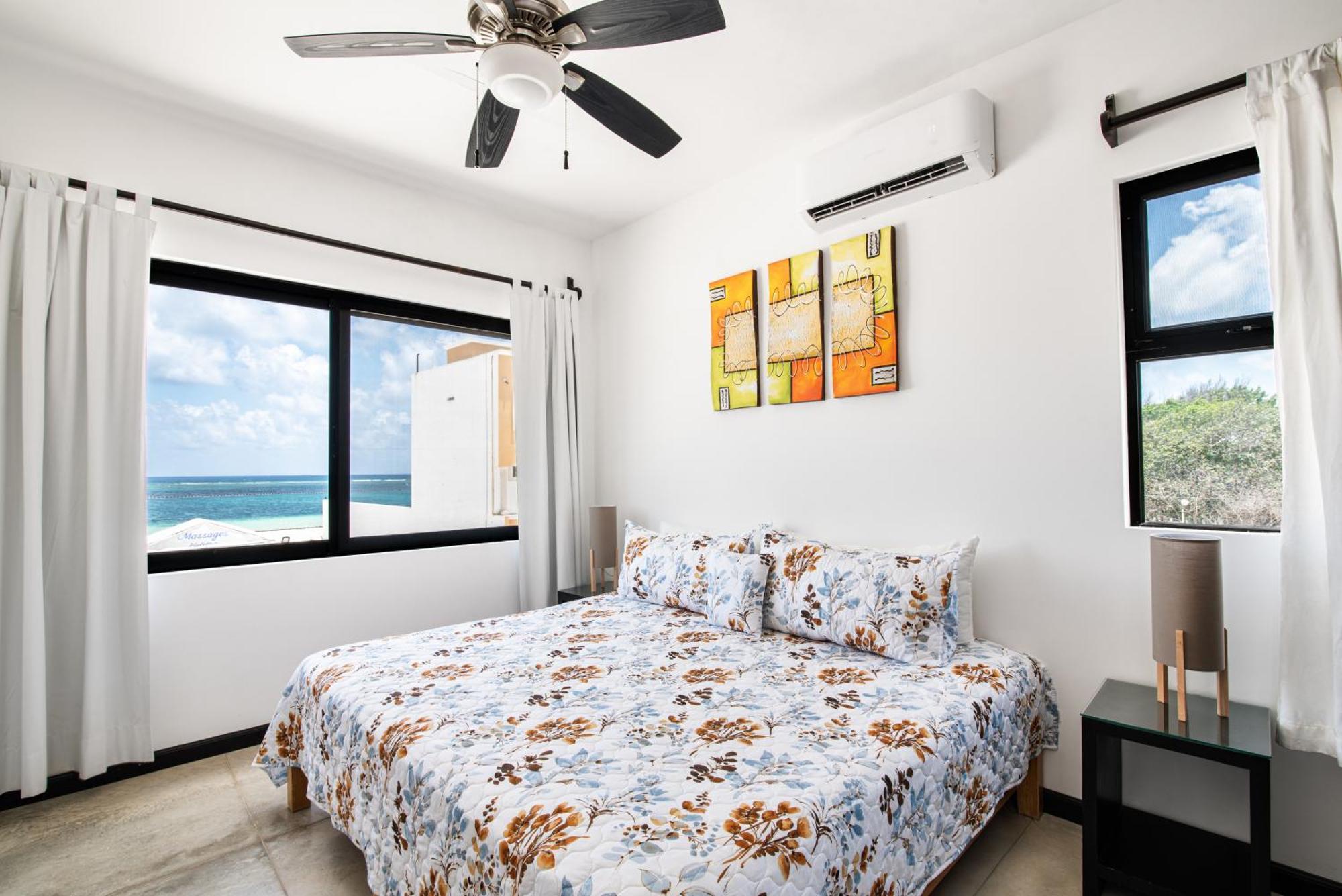 Vela's Ocean Front Aparthotel Puerto Morelos