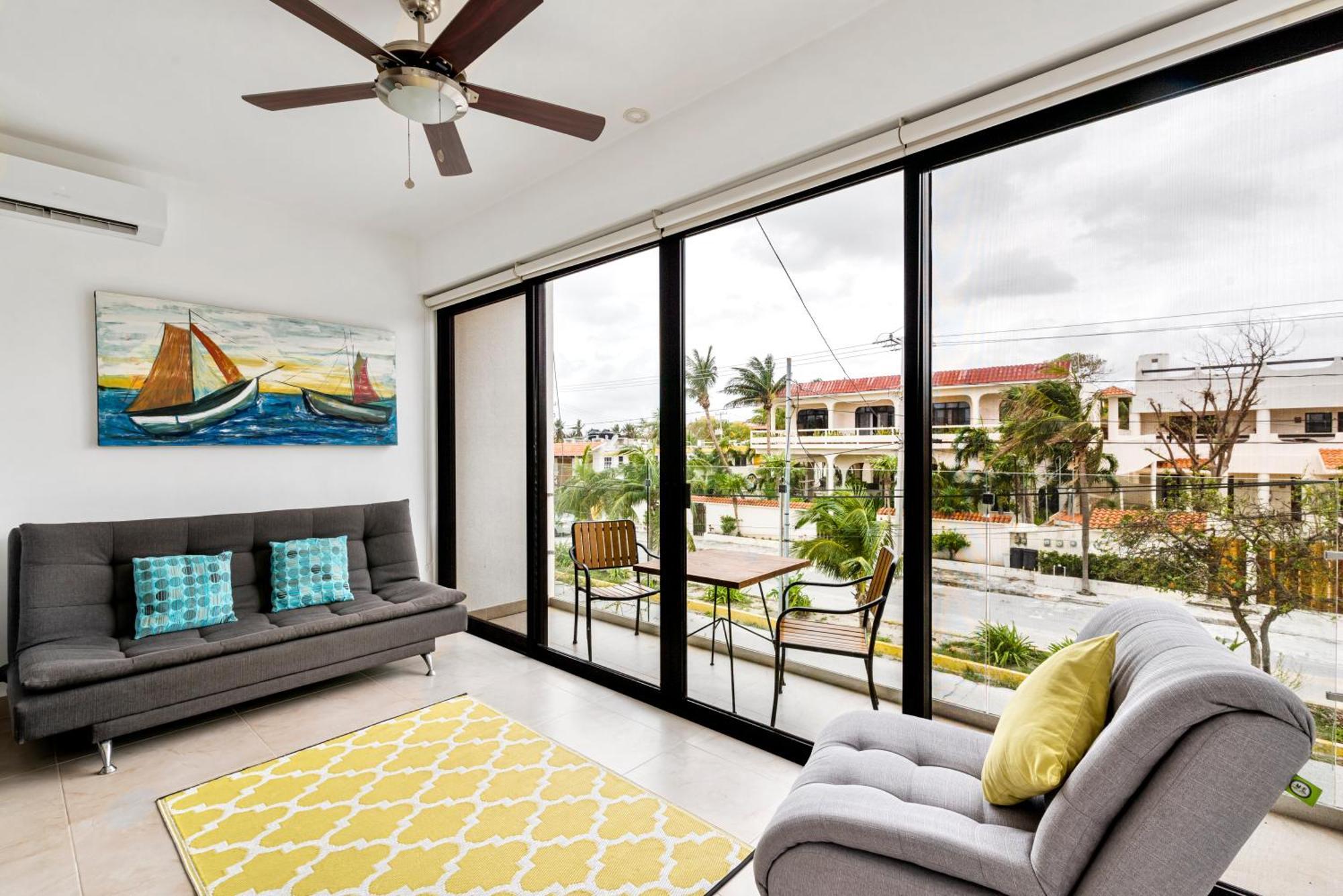 Vela's Ocean Front 3*