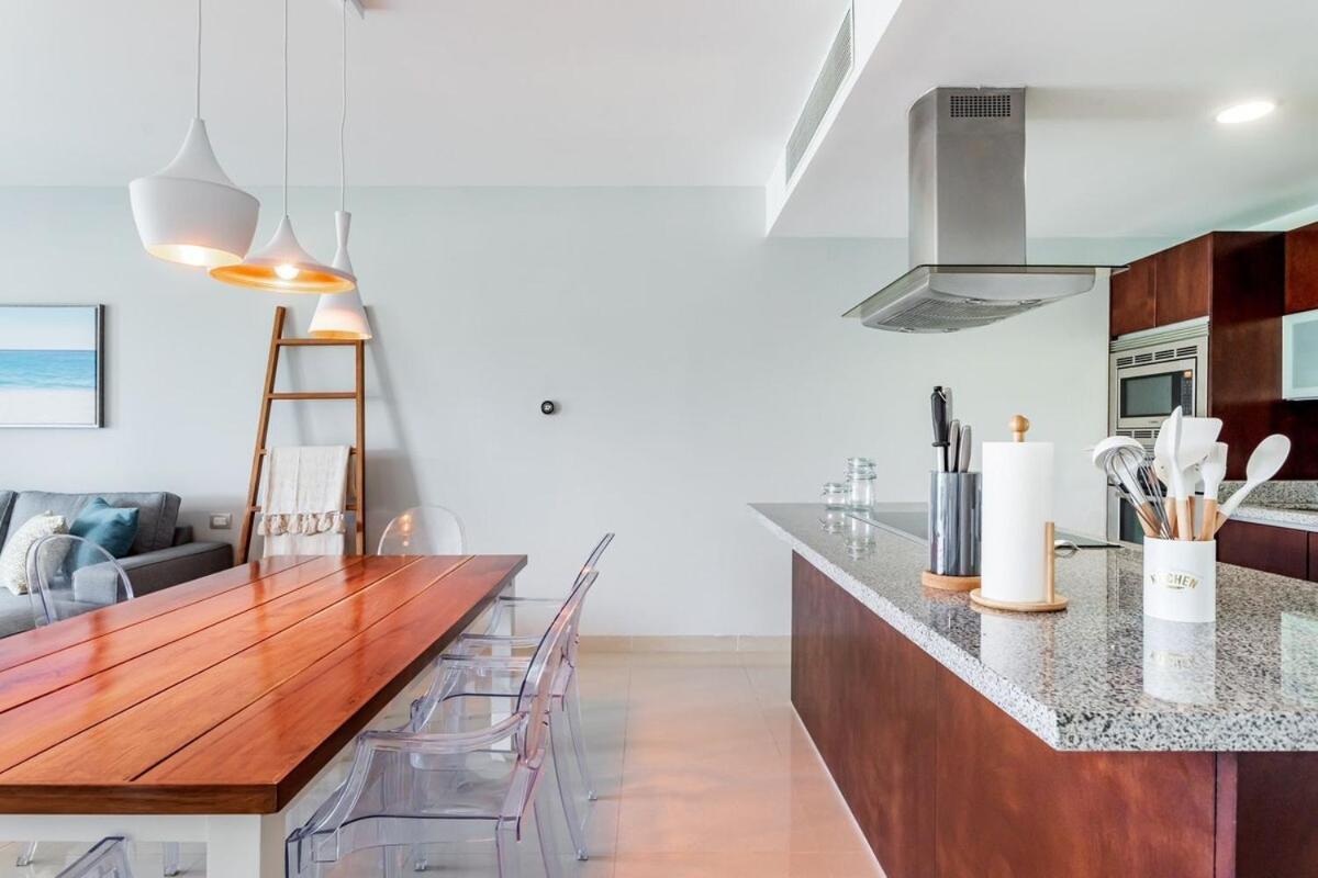 Apartment Luxury Ocean View In Mareazul Front - Almajuma House