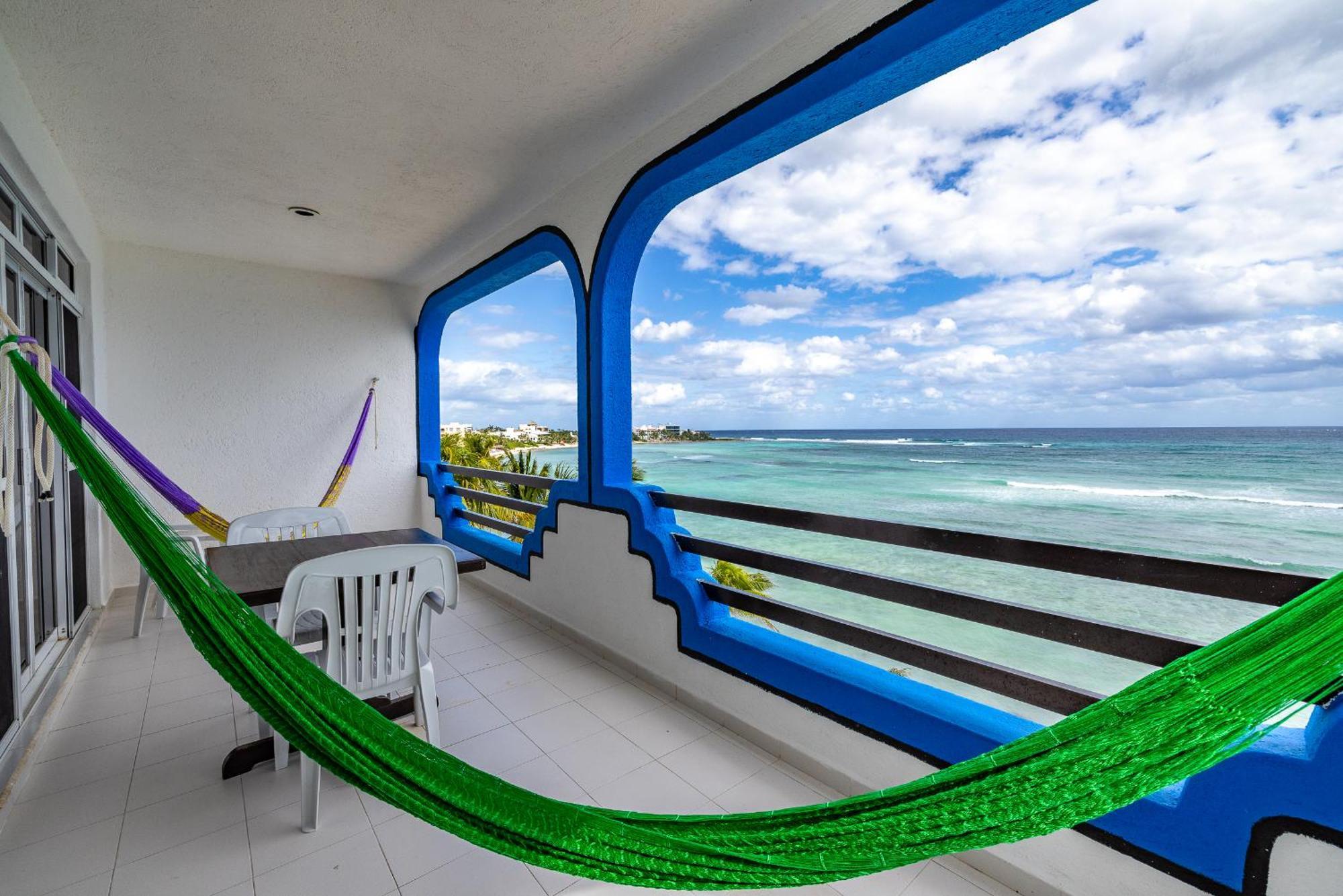 Del Sol Beachfront Hotel