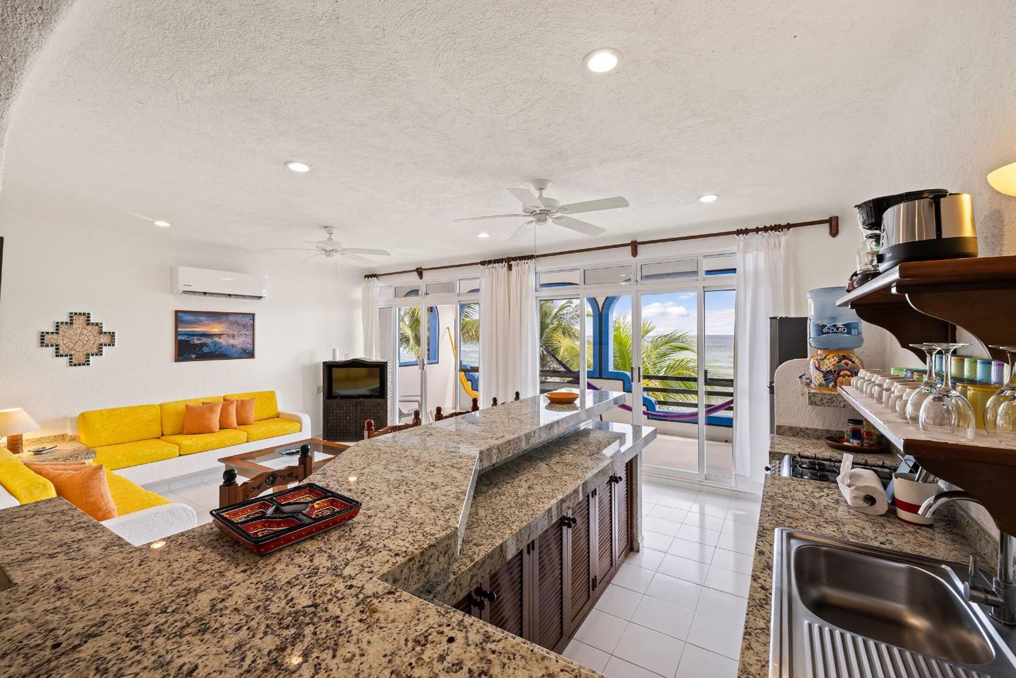 Del Sol Beachfront Hotel