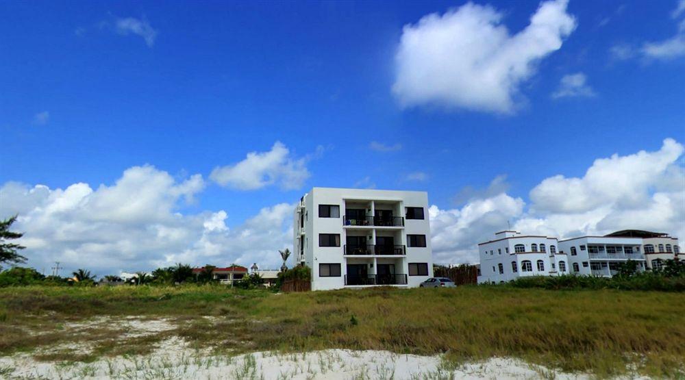Vela's Ocean Front Aparthotel
