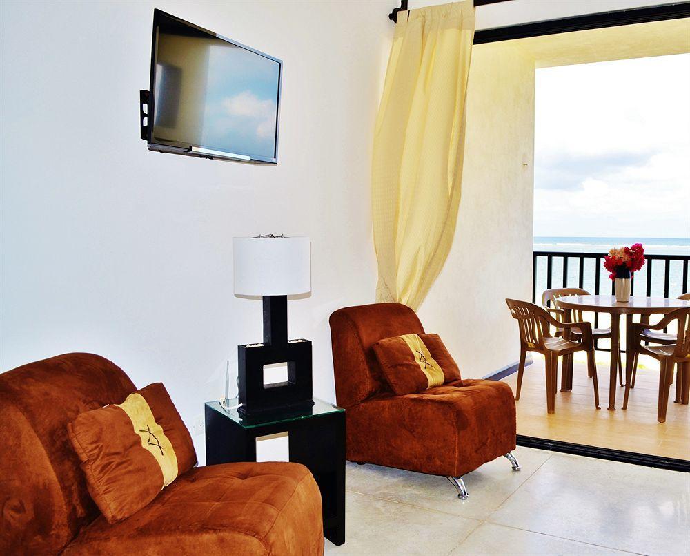 Vela's Ocean Front 3*