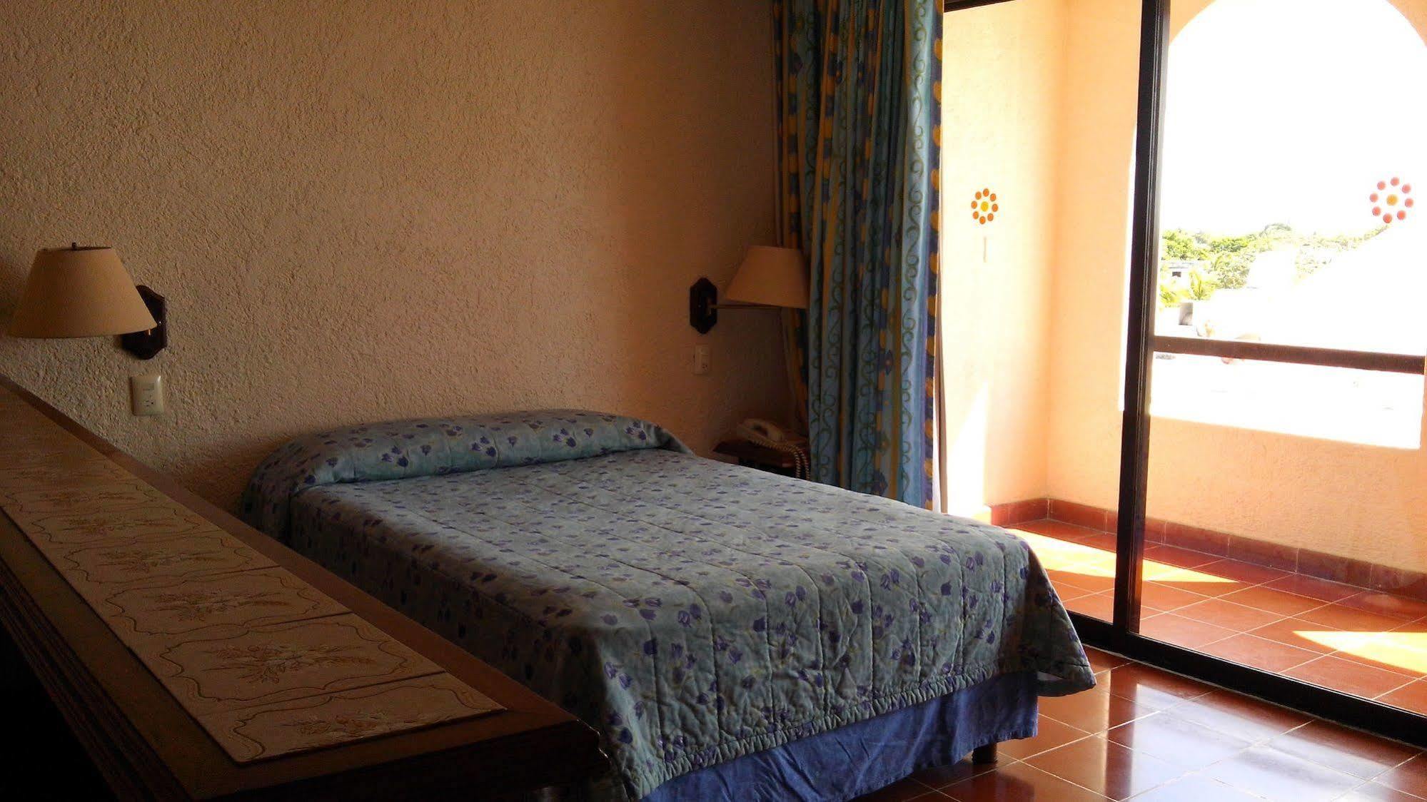 Bahia Hotel 3*