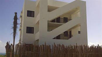 Aparthotel Vela's Ocean Front Puerto Morelos