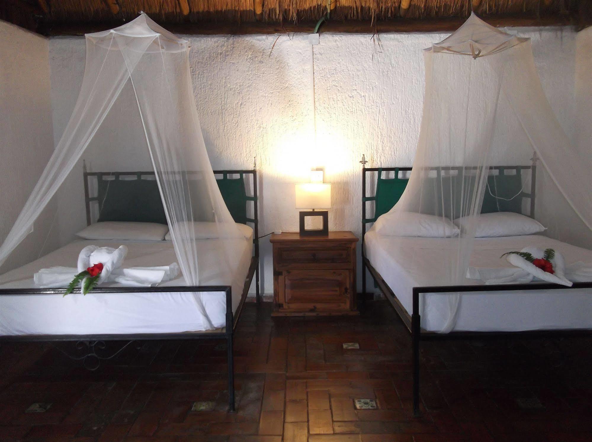 L Hotelito