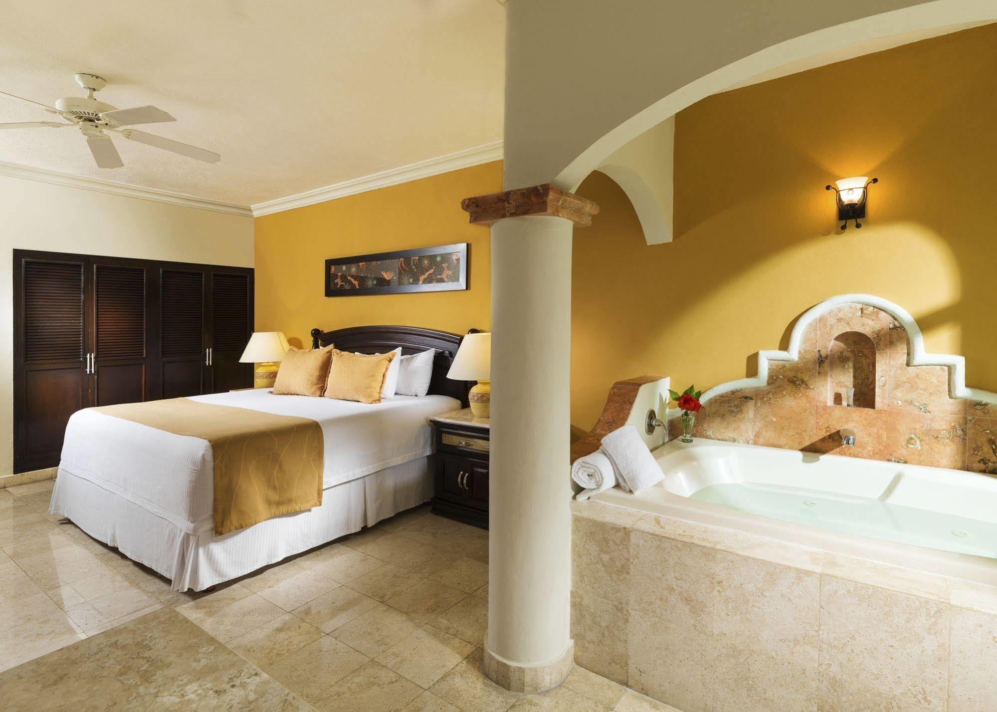 Hotel El Dorado Seaside Palms Adults Only 4*