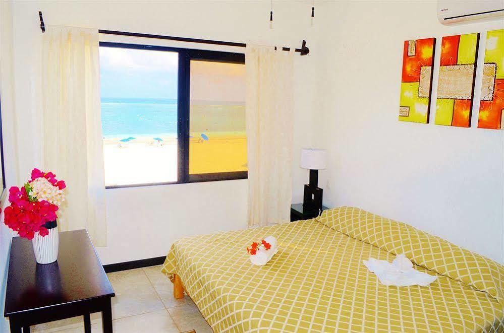 Aparthotel Vela's Ocean Front 3*