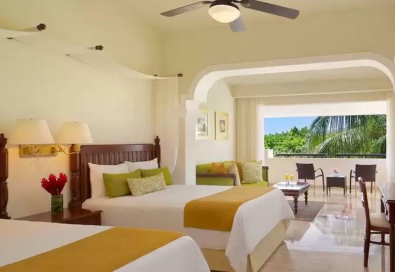 Dreams Sapphire & Puerto Morelos